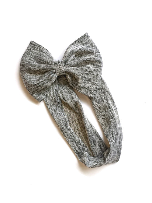 Stretchy Bow in Metallic Grey